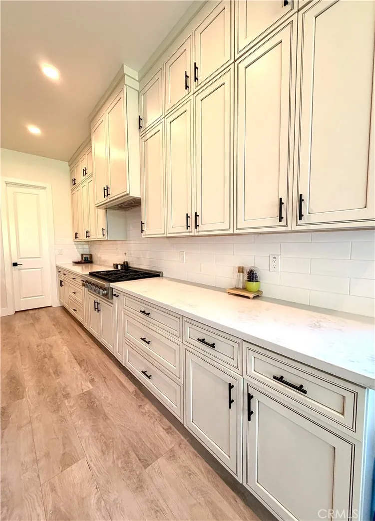 Pinstriped cabinets
