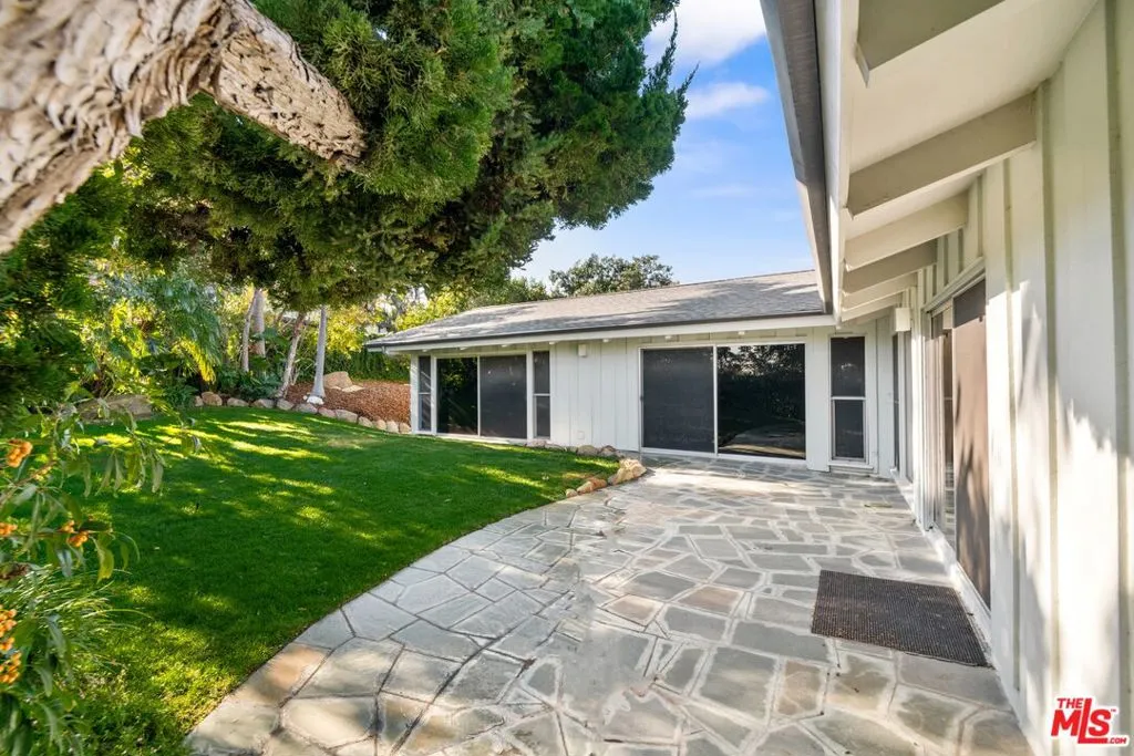 1127 Angelo Drive, Beverly Hills, California 90210 — photo 5