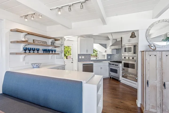 1641 Crespo Drive, La Jolla, California 92037
