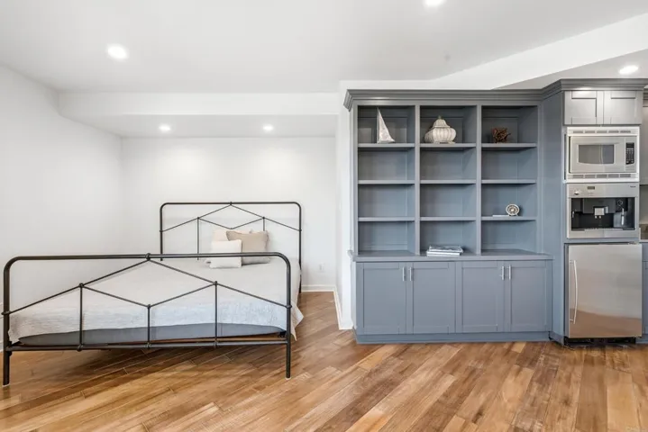 1641 Crespo Drive, La Jolla, California 92037