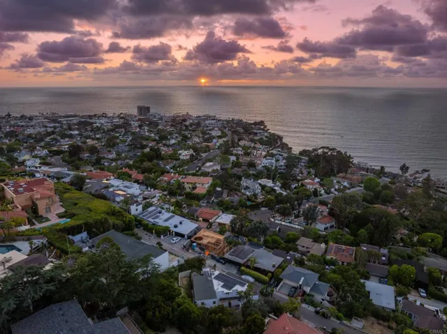 1641 Crespo Drive, La Jolla, California 92037