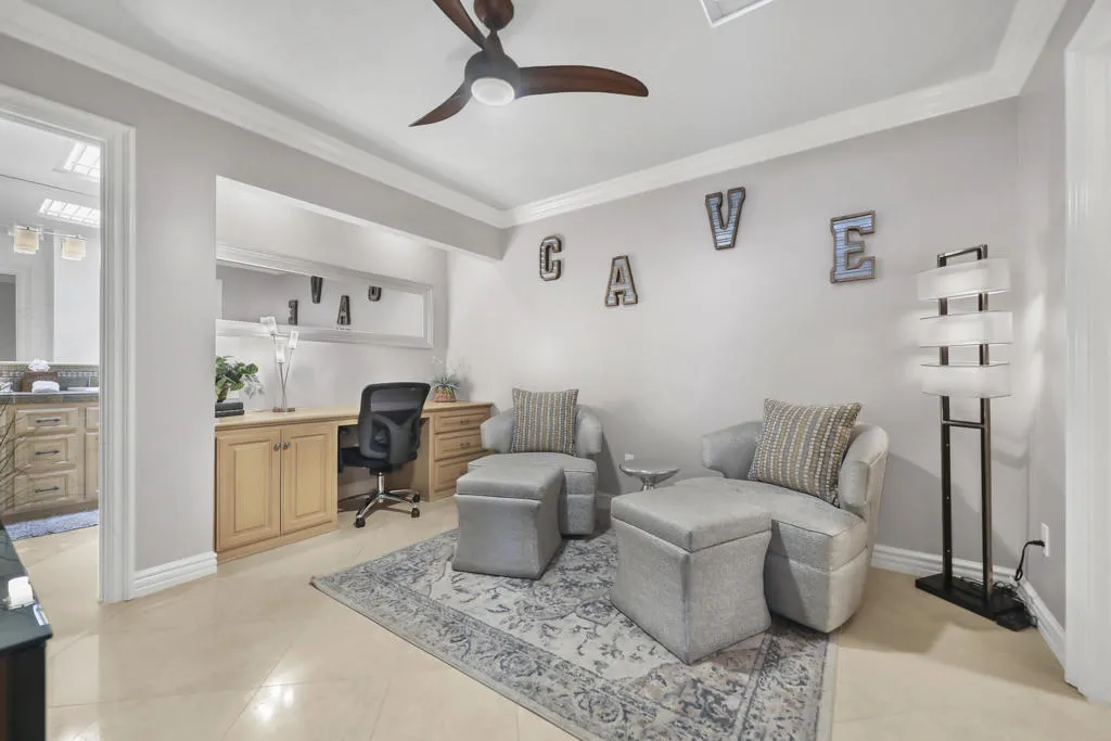 OFFICE/DEN AREA
