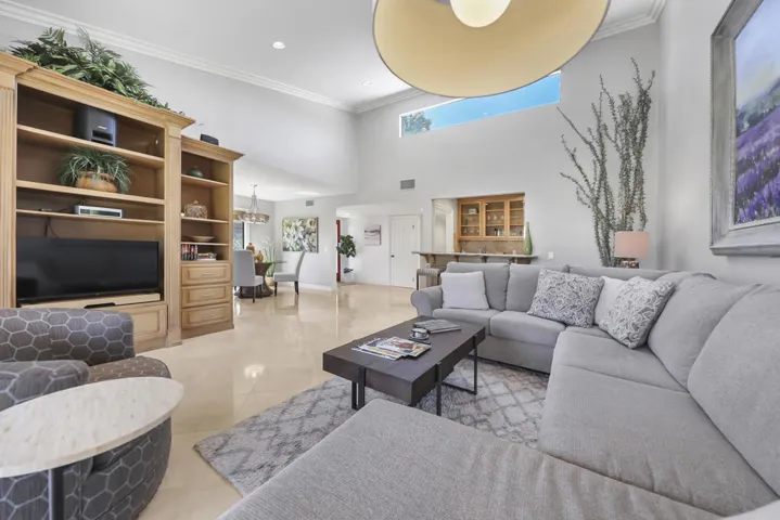 OPEN CONCEPT LIVING