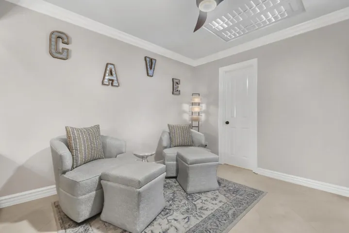 FLEX ROOM WITH CLOSET