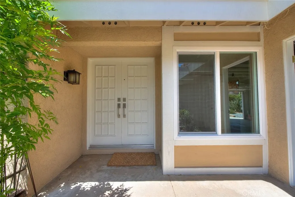 Double door entry