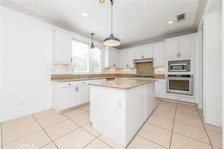 6915 Cedar Creek, Eastvale, California 92880