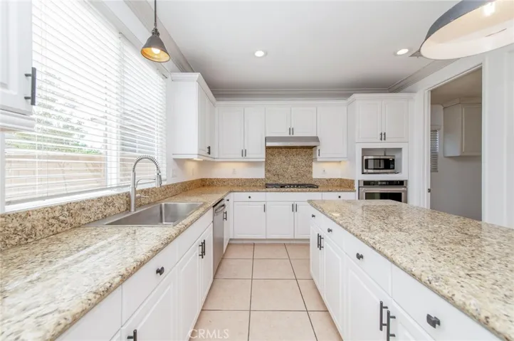 6915 Cedar Creek, Eastvale, California 92880