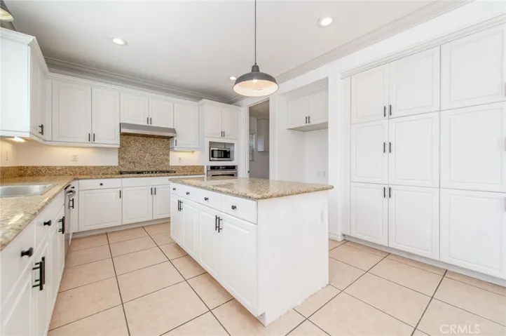 6915 Cedar Creek, Eastvale, California 92880