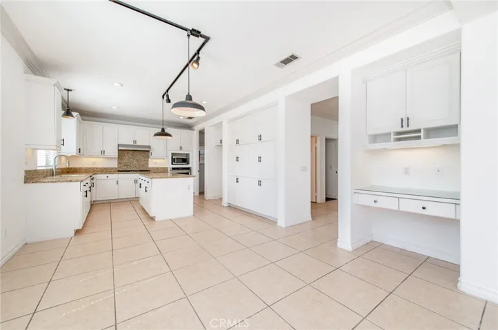 6915 Cedar Creek, Eastvale, California 92880