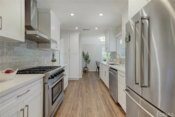 341 Cumberland Road, Glendale, California 91202