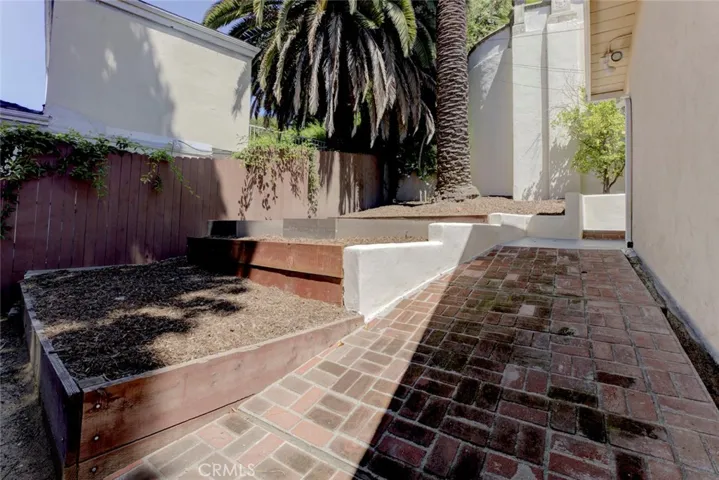 341 Cumberland Road, Glendale, California 91202
