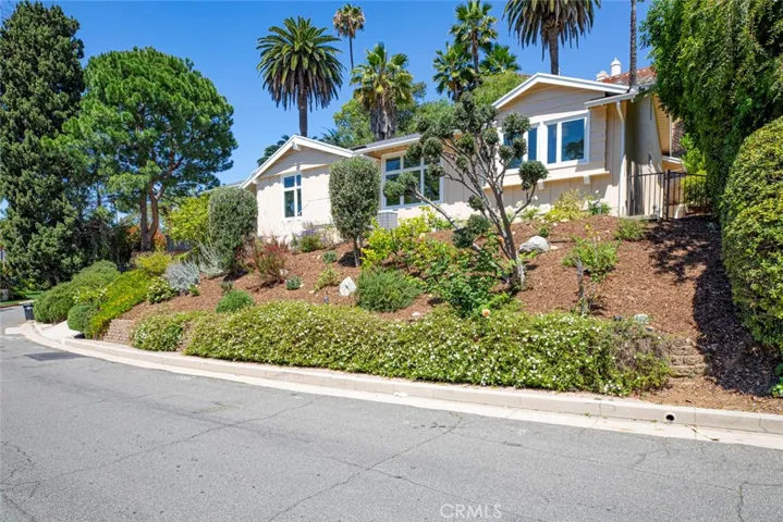 341 Cumberland Road, Glendale, California 91202