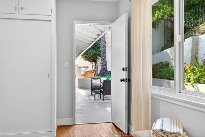 341 Cumberland Road, Glendale, California 91202