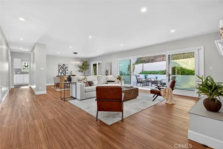 341 Cumberland Road, Glendale, California 91202