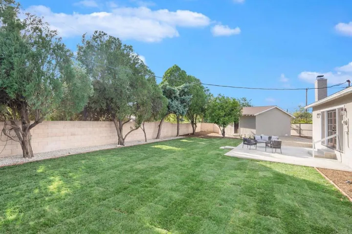18438 Los Alimos St, Northridge, California 91326