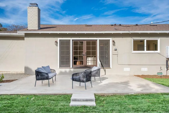 18438 Los Alimos St, Northridge, California 91326