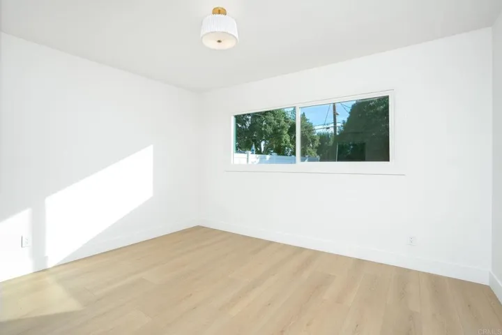 18438 Los Alimos St, Northridge, California 91326
