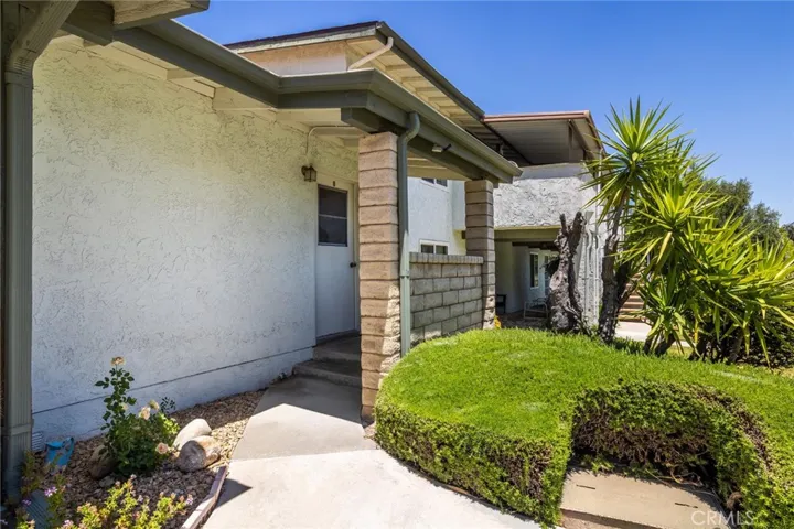 19716 Avenue Of The Oaks, Newhall, California 91321