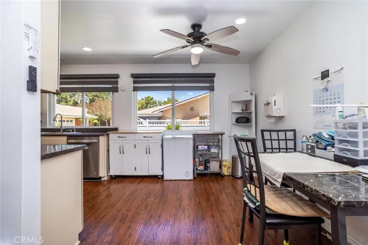 19716 Avenue Of The Oaks, Newhall, California 91321