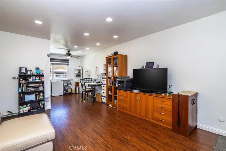 19716 Avenue Of The Oaks, Newhall, California 91321