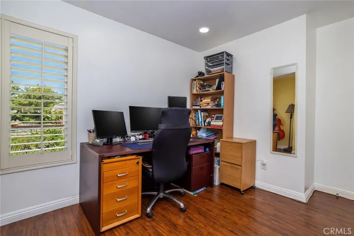 19716 Avenue Of The Oaks, Newhall, California 91321
