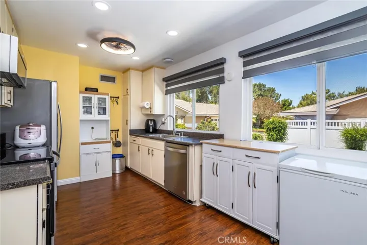 19716 Avenue Of The Oaks, Newhall, California 91321