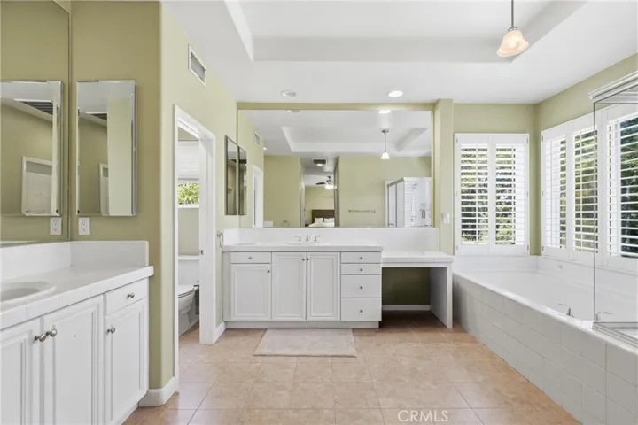 18 Ledgewood, Rancho Santa Margarita, California 92688