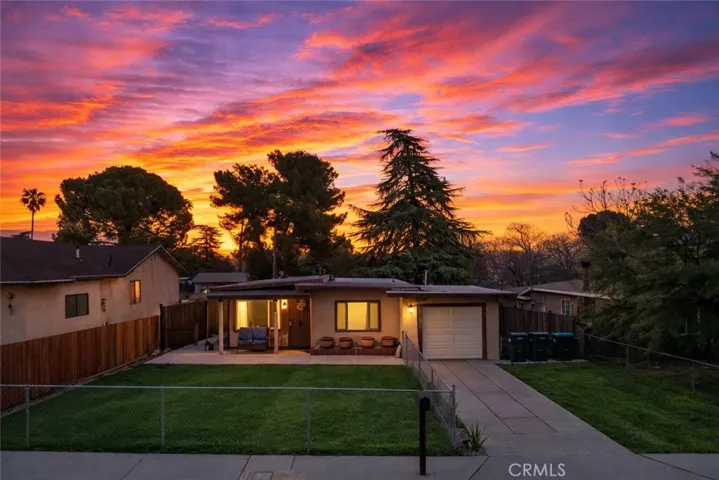Twilight Virtual Staging, orginal follows