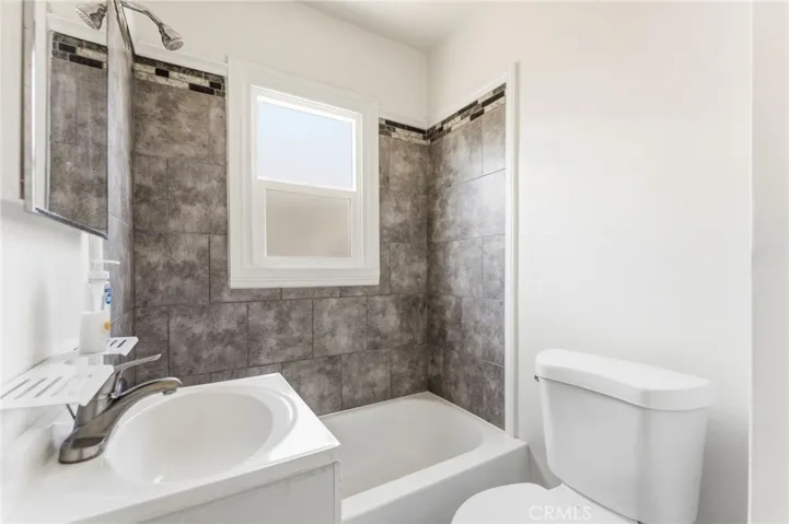 1047 W 7th, San Pedro, California 90731