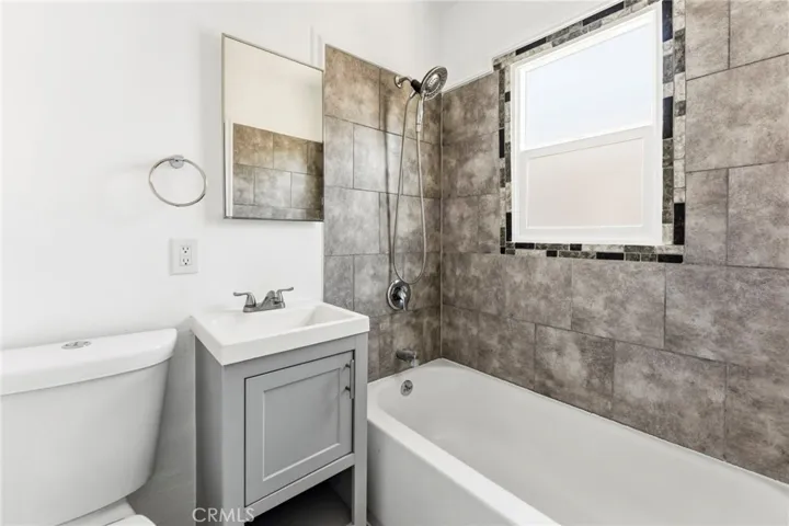 1047 W 7th, San Pedro, California 90731