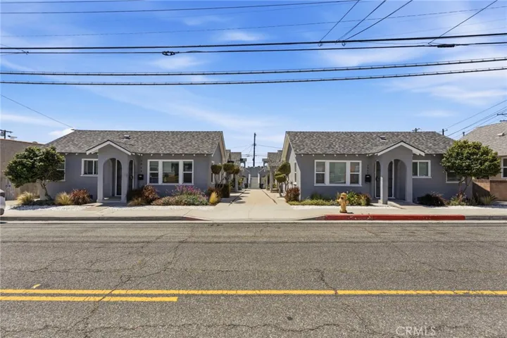 6 detached freestanding units