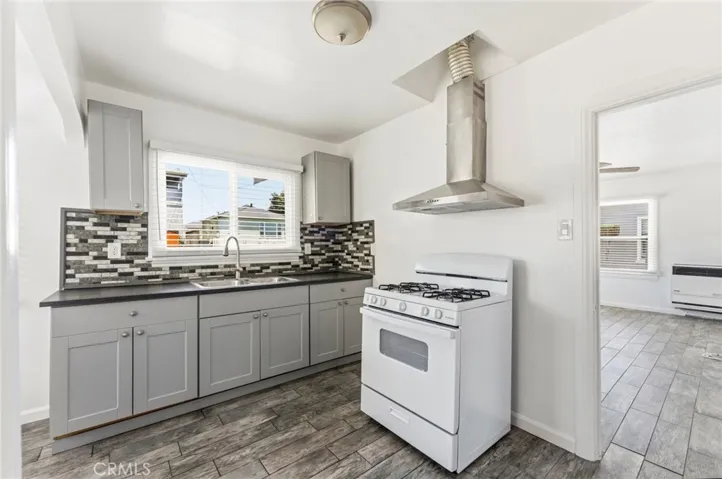 1047 W 7th, San Pedro, California 90731