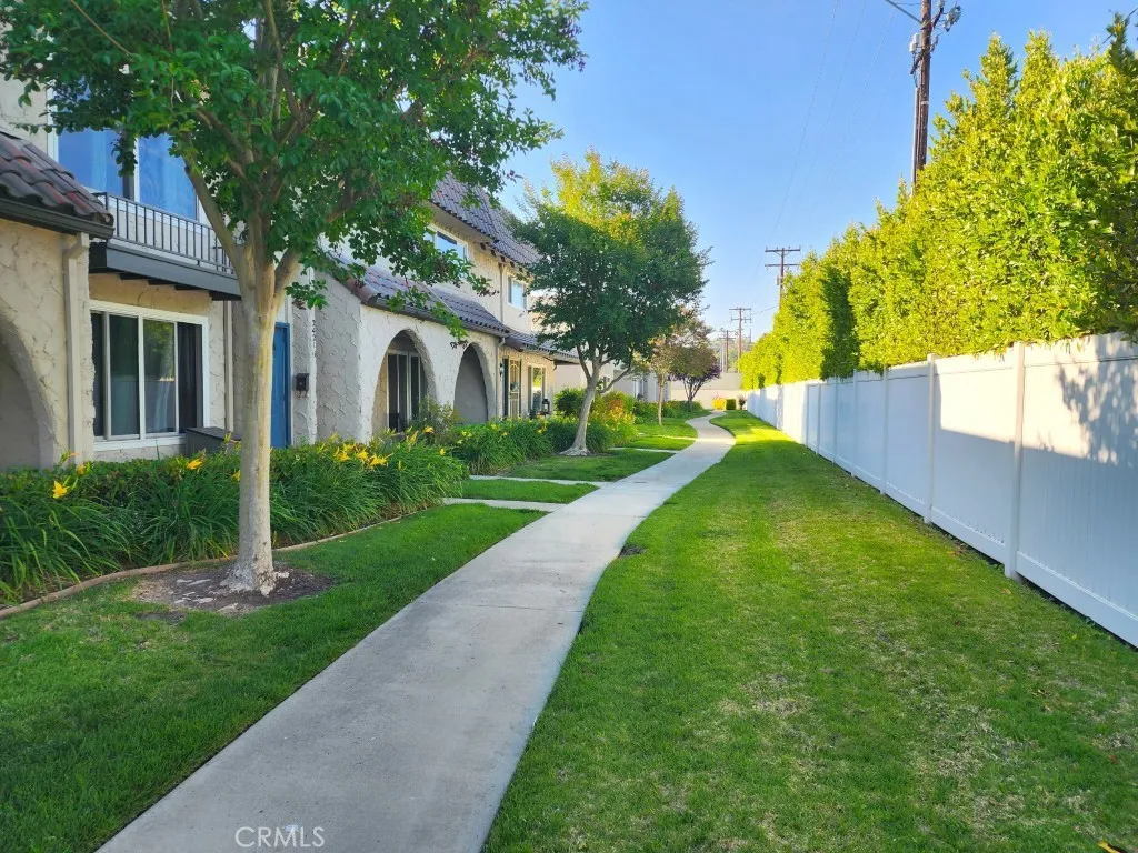 Mature manicured community landscaping