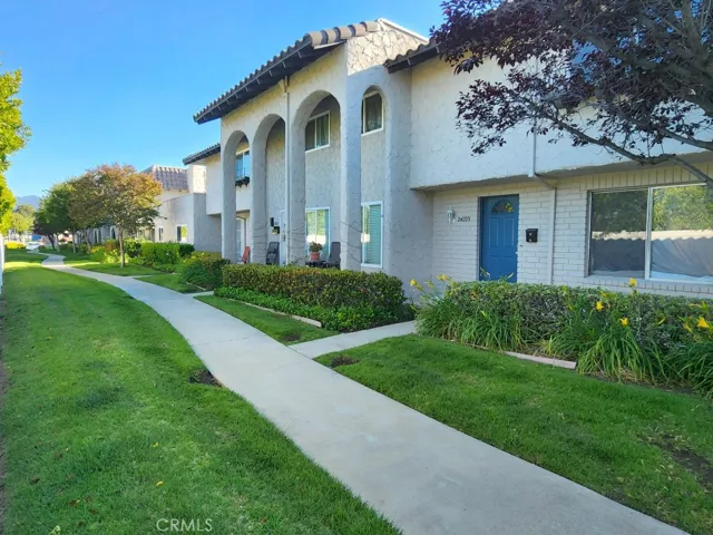 24223 La Glorita Circle, Newhall, California 91321 — photo 4