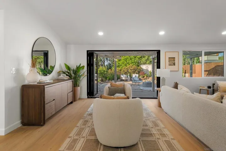 9258 Rebecca, San Diego, California 92123