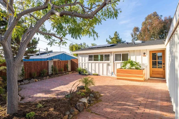 9258 Rebecca, San Diego, California 92123