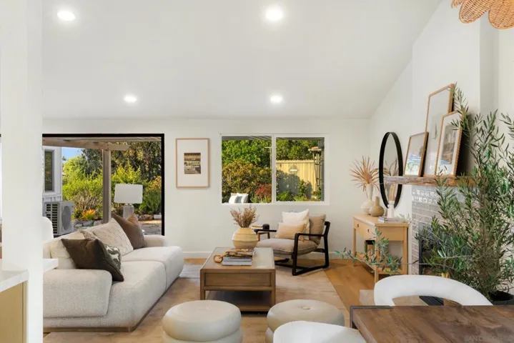 9258 Rebecca, San Diego, California 92123