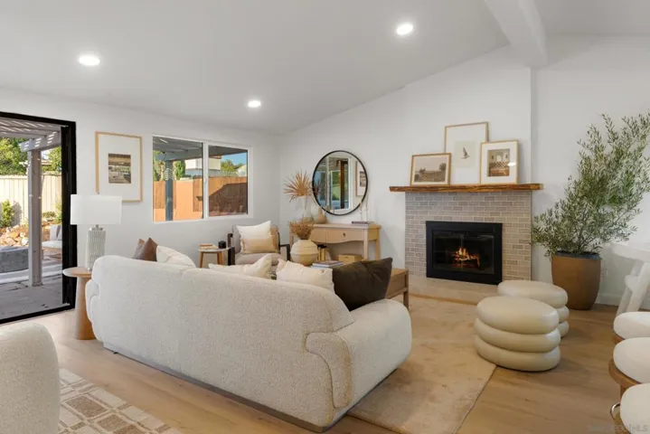9258 Rebecca, San Diego, California 92123