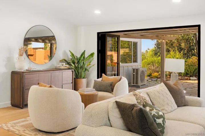 9258 Rebecca, San Diego, California 92123