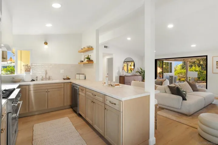 9258 Rebecca, San Diego, California 92123