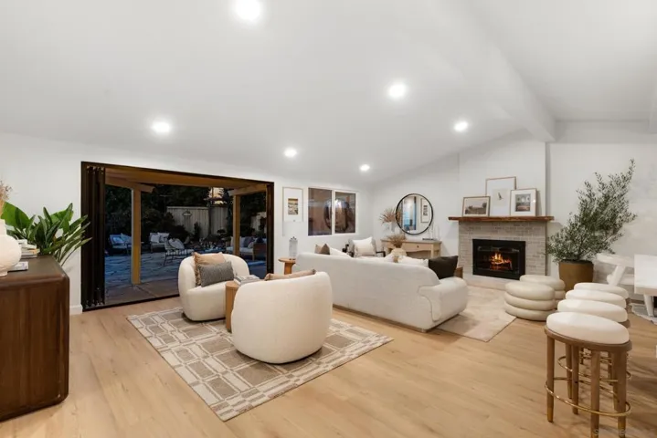 9258 Rebecca, San Diego, California 92123