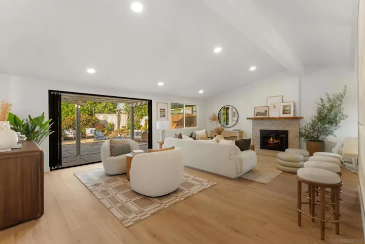 9258 Rebecca, San Diego, California 92123