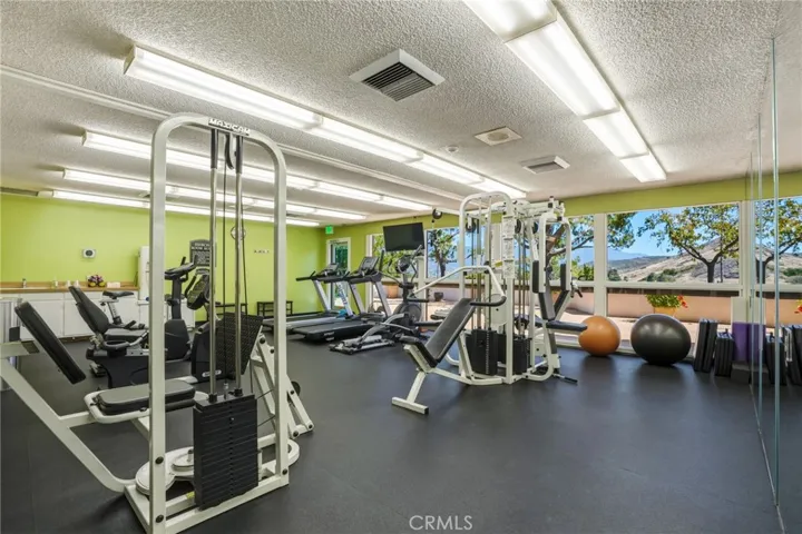 163 El Pajaro, Newbury Park, California 91320