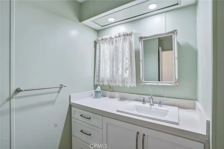 163 El Pajaro, Newbury Park, California 91320