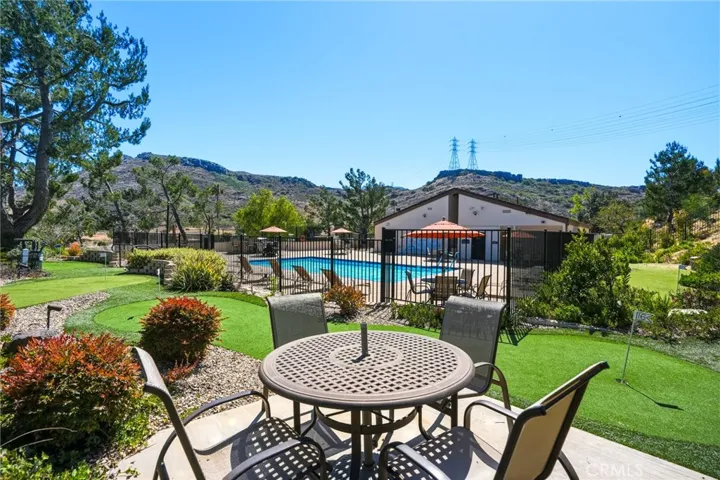 163 El Pajaro, Newbury Park, California 91320