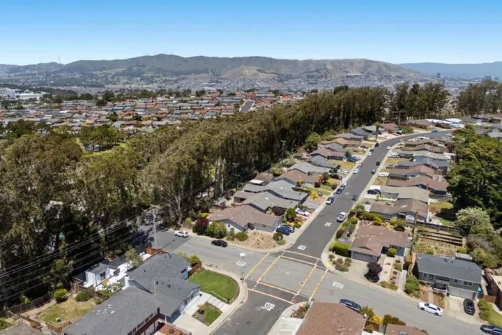2600 Evergreen Drive, San Bruno, California 94066