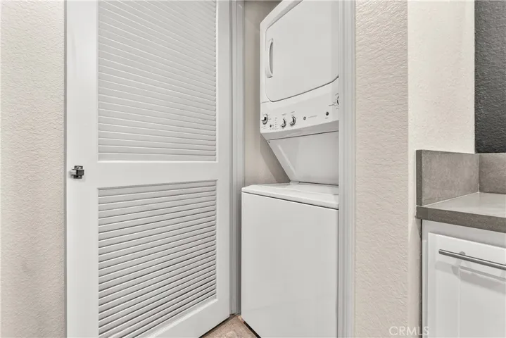 Washer and dryer/stacker