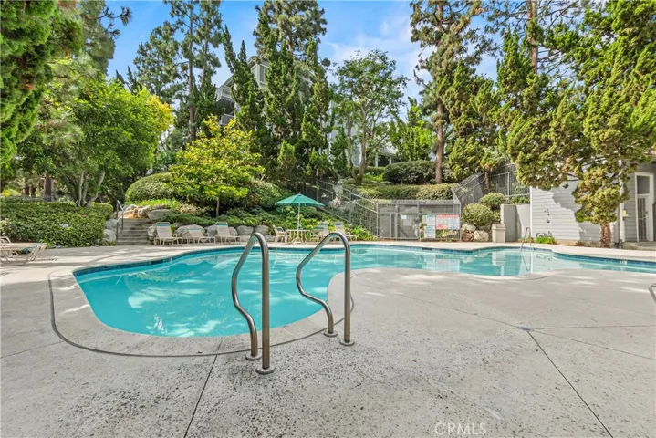 Lagoon style swimming pool/heated