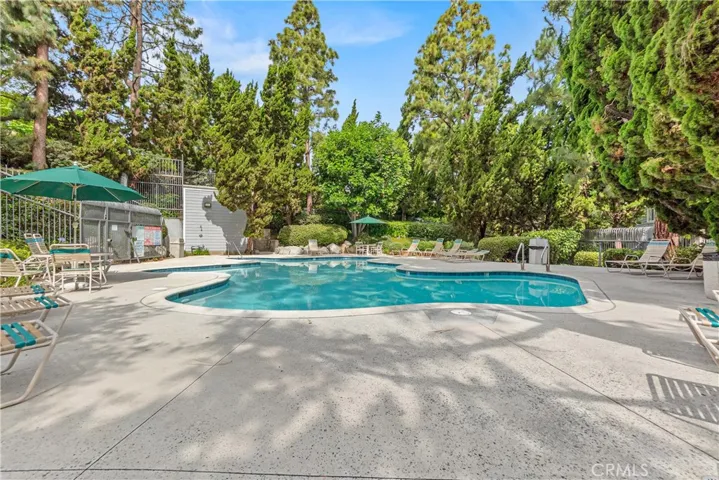A lot of room to enjoy the sunny climate and take a swim !