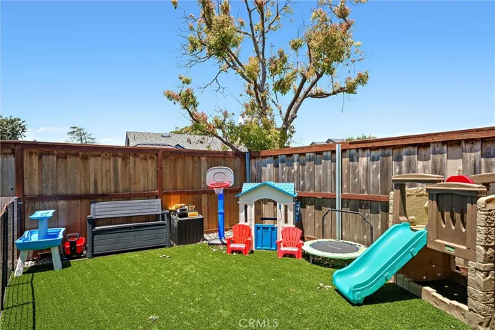 833 Escuela Court, San Luis Obispo, California 93405